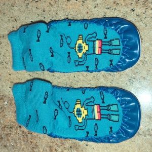 LIKE NEW Robot Slipper Socks 10-12